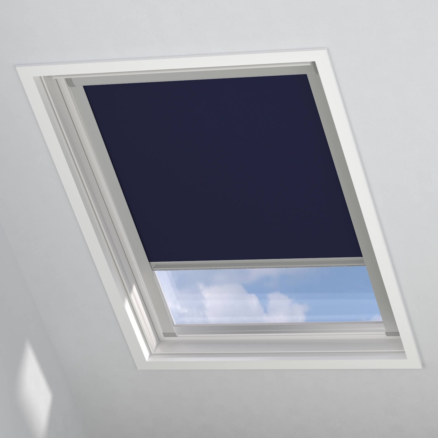 Skylight Mick Blackout Blue image of Stores fenêtre de toit made of 75% polyester