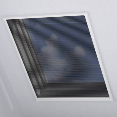 Skylight Insectscreen image of Stores fenêtre de toit made of 94% aluminium